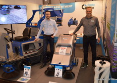 Nick Groenewegen and Wouter Steenks of Steenks Service. Steenks Service presented 2 new sweepers:
The Stefix 135 can now be supplied with a hydraulic high unloading system. With a high unloading system, it is no longer necessary to lift the bin into the container yourself. This is a piece of user convenience and especially the desire of users who sweep a lot. The high unloader goes up to 145 cm in height to easily empty the bin into a container.

The other new machine is the electric Stefix 73. The Stefix 73 is a walk-behind version of the Stefix 135, which was already available with a Honda gasoline engine, but is now also available with an electric drive. With this electric drive, the machine is ready for the future and can also be used for indoor and outdoor sweeping in a more sustainable way.